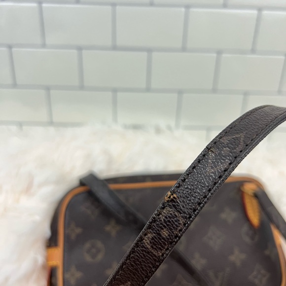 Louis Vuitton Monogram Pochette Marly Bandouliere - Picture 4 of 10